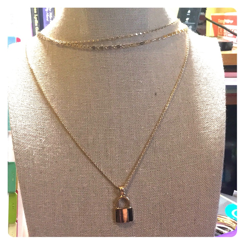 Tiered necklace with lock charm
